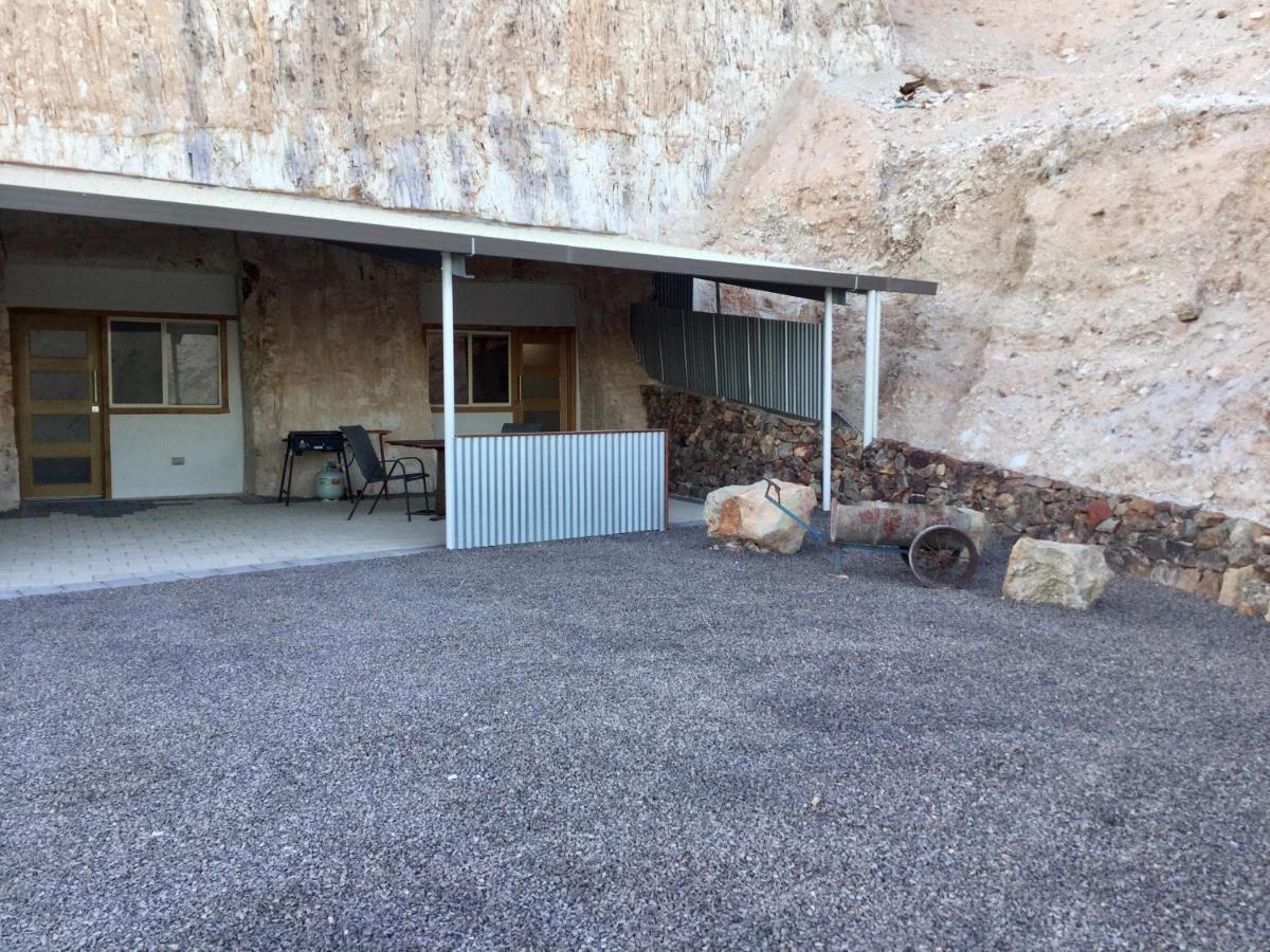 Dug Out B&B Coober Pedy Exterior foto