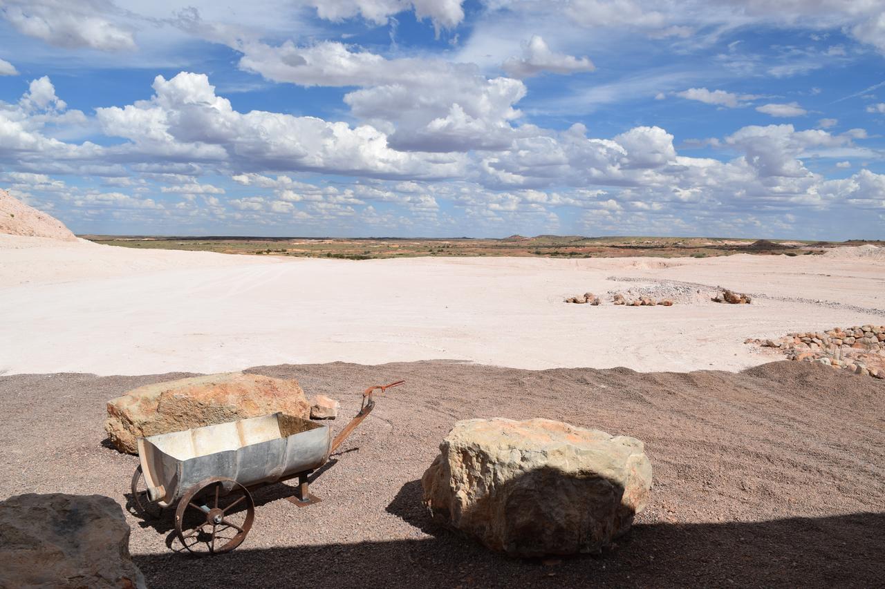 Dug Out B&B Coober Pedy Exterior foto