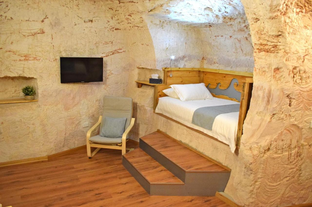 Dug Out B&B Coober Pedy Exterior foto